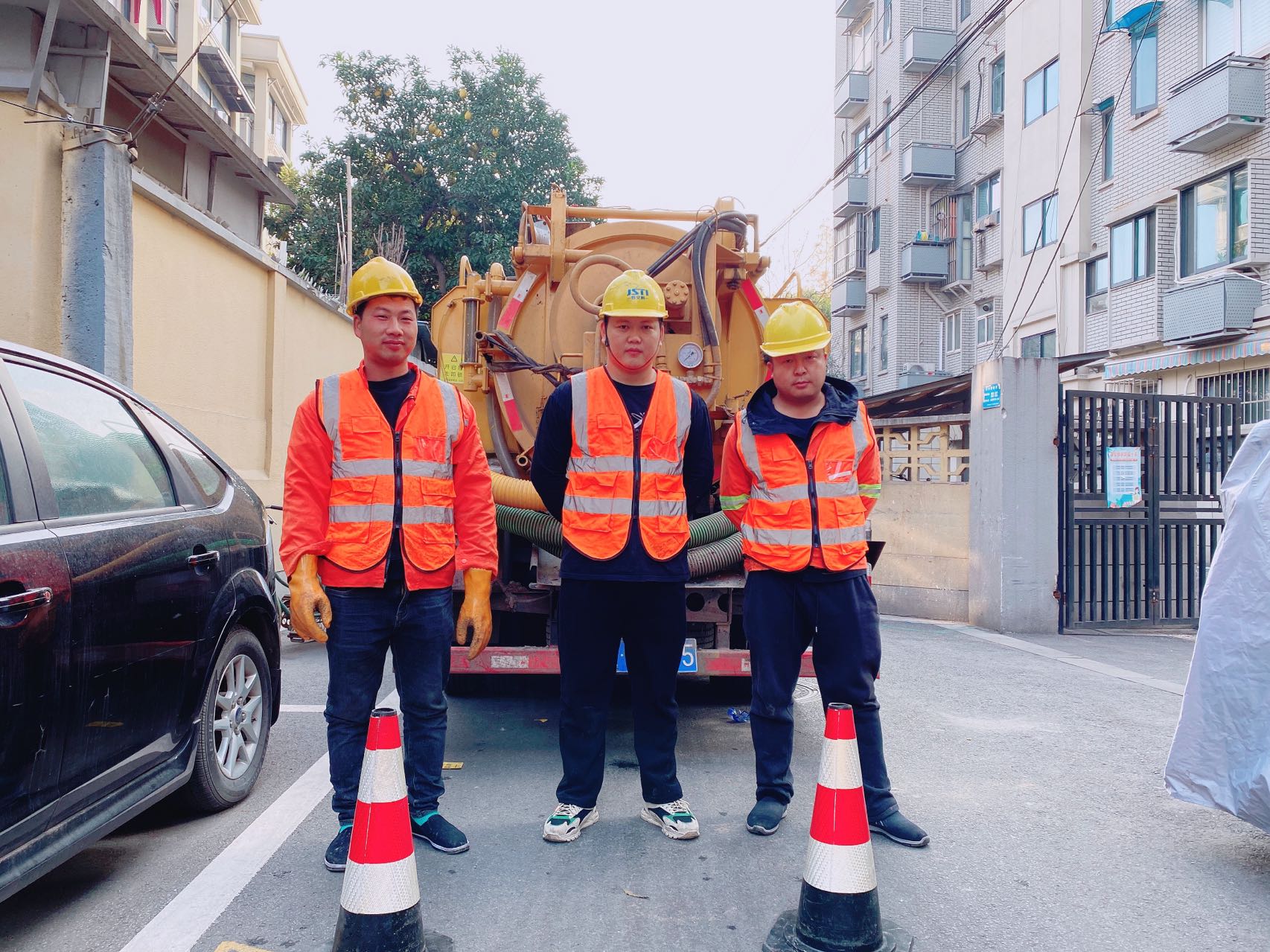 劝业路南京某小区管道清淤检测施工